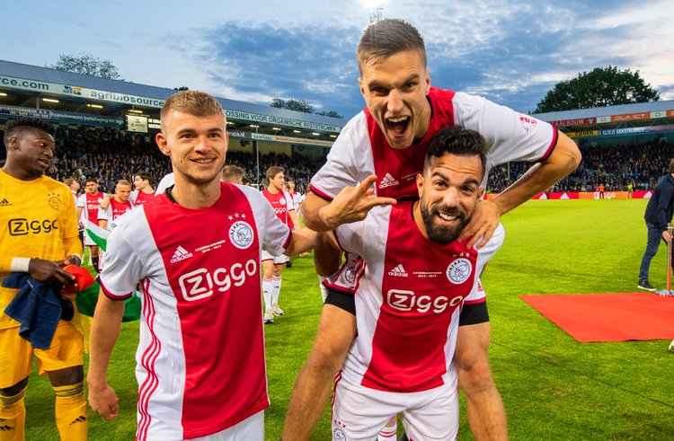 周琦在禁区 周琦在禁区